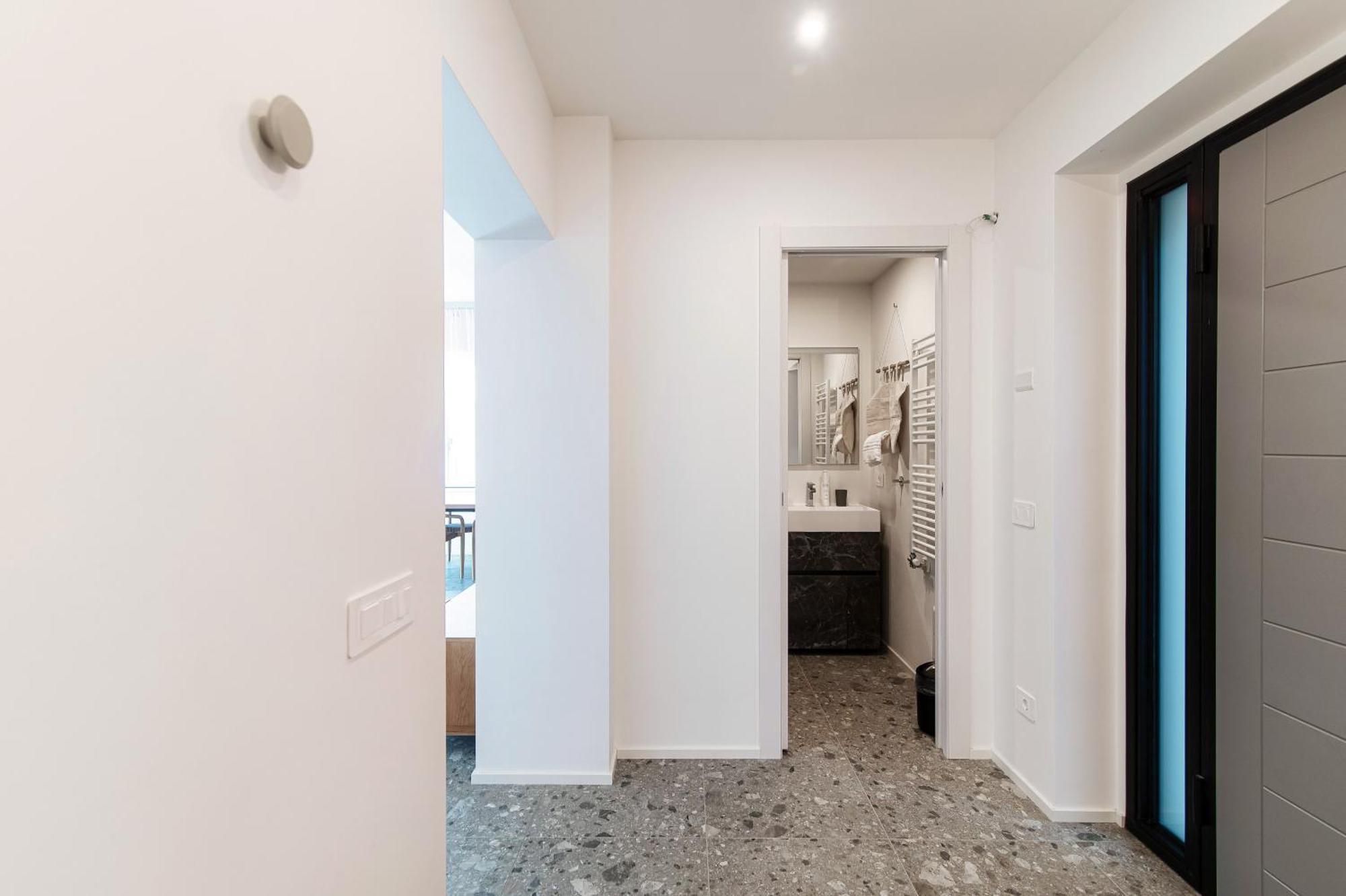 Martina - By Myhomeincomo Apartamento