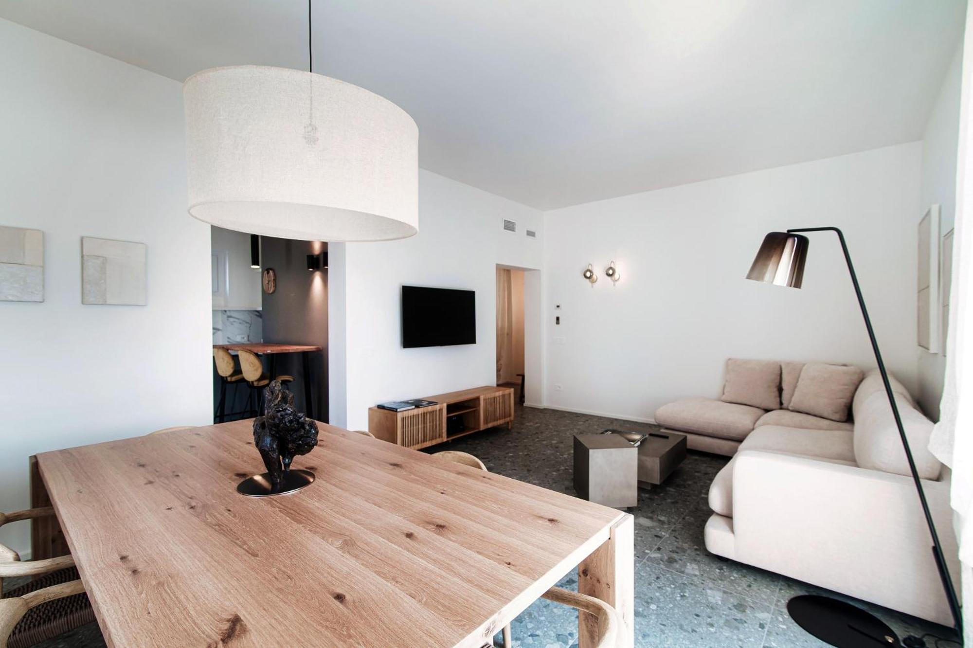 Martina - By Myhomeincomo Apartamento